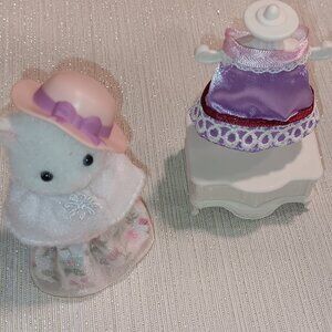 Sylvanian Families Persian Cat Kitty with extra clothes dress hat accessories